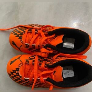 Kids Puma Cleats size 10